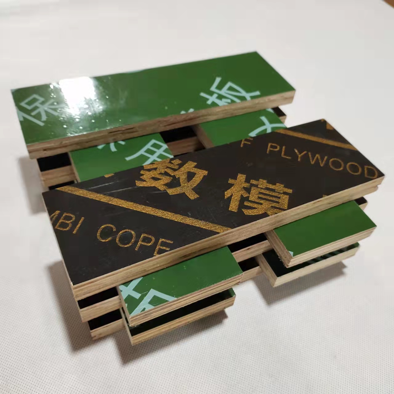 隨著建筑模板加工和生產(chǎn)技術(shù)的不斷創(chuàng)新,建筑模板的種類越來(lái)越多 隨著建筑模板加工和生產(chǎn)技術(shù)的不斷創(chuàng)新,建筑模板的種類越來(lái)越多